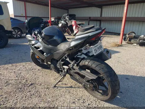 2022 Kawasaki EX400 VIN JKAEXKH12NDAF9005 фото 3