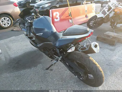 2022 Kawasaki EX400 VIN JKAEXKG19NDAH6157 фото 3