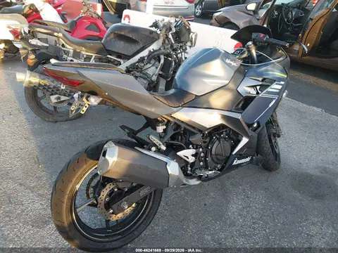 2022 Kawasaki EX400 VIN JKAEXKG19NDAH6157 фото 4