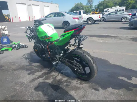 2023 Kawasaki EX400 VIN JKAEXKG14PDAS0487 фото 3