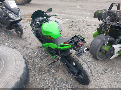 2023 Kawasaki EX400 VIN JKAEXKH12PDAN8721 фото 3