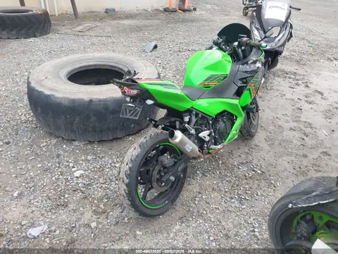 2023 Kawasaki EX400 VIN JKAEXKH12PDAN8721 фото 4