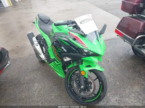ML5EXGH18RDA00290 — 2024 Kawasaki EX500 H, Левый бок (Left Side), фото до ремонта