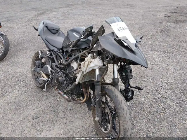 ML5EXGH10TDA73399 — 2026 Kawasaki EX500 H, Передняя часть (Front End), фото до ремонта