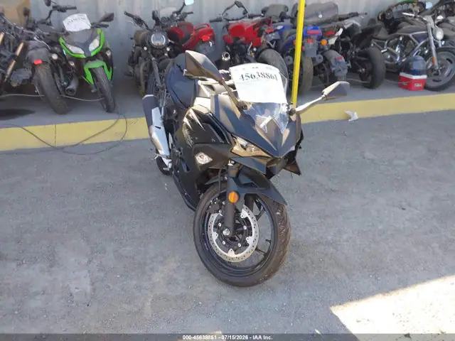 ML5EXGH11TDAA5611 — 2026 Kawasaki EX500 H, Передняя часть (Front End), фото до ремонта