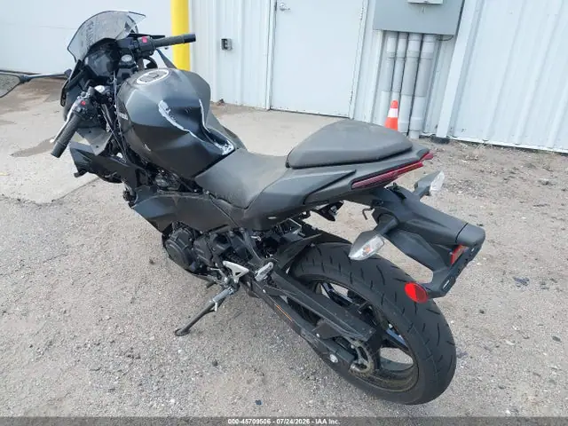 ML5EXGH19TDA91481 — 2026 Kawasaki EX500 H, фото 3 с аукциона IAAI 13.10.2026, Передняя часть