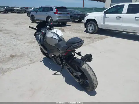 2025 Kawasaki EX500 VIN ML5EXGG12SDA67121 фото 3