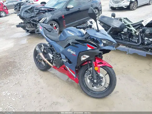 ML5EXGG16TDA82318 — 2026 Kawasaki EX500, Передняя часть (Front End), фото до ремонта