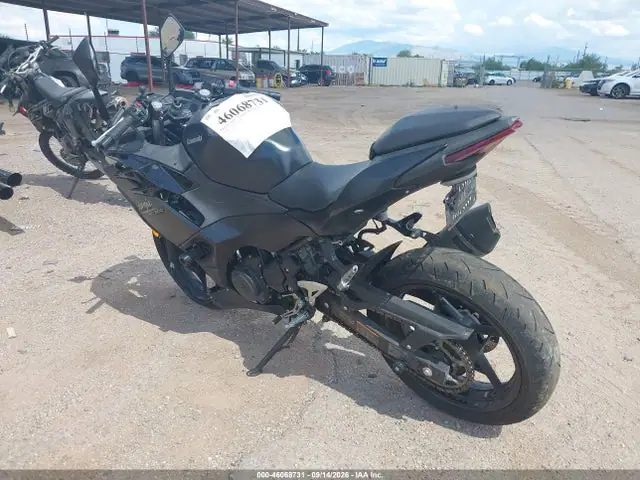 ML5EXGG19TDA91871 — 2026 Kawasaki EX500, фото 3 с аукциона IAAI 30.09.2026, Передняя часть