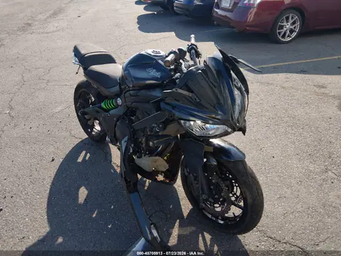 JKAEXEE11GDA22735 — 2016 Kawasaki EX650 E, Повреждения со всех сторон (All Over), фото до ремонта