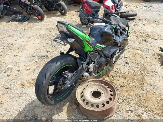 JKAEXEK10HDA02515 — 2017 Kawasaki EX650 F, фото 4 с аукциона IAAI 30.09.2026, Передняя часть