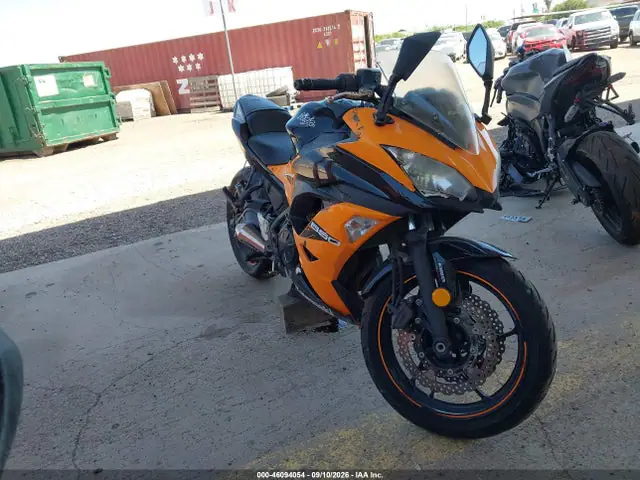 JKAEXEK17KDA32652 — 2019 Kawasaki EX650 F, Повреждения со всех сторон (All Over), фото до ремонта