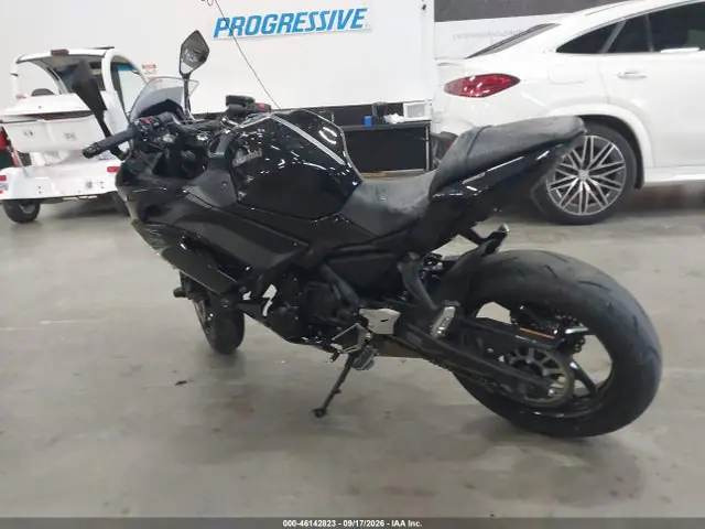ML5EXEM18LDA14028 — 2020 Kawasaki EX650 M, фото 3 с аукциона IAAI 30.09.2026, Повреждения со всех сторон