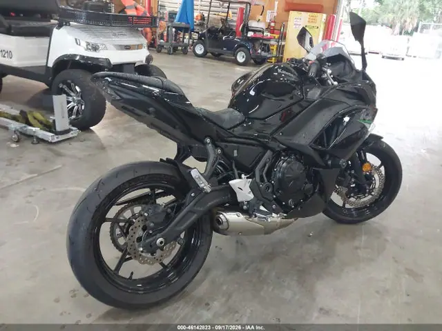 ML5EXEM18LDA14028 — 2020 Kawasaki EX650 M, фото 4 с аукциона IAAI 30.09.2026, Повреждения со всех сторон