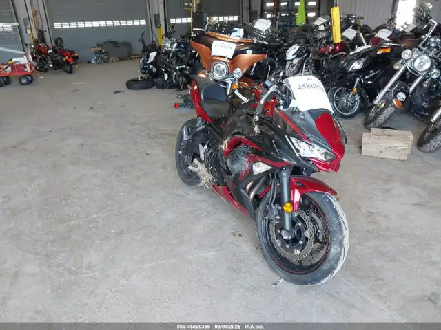ML5EXEM13MDA30896 — 2021 Kawasaki EX650 M, Правый бок (Right Side), фото до ремонта