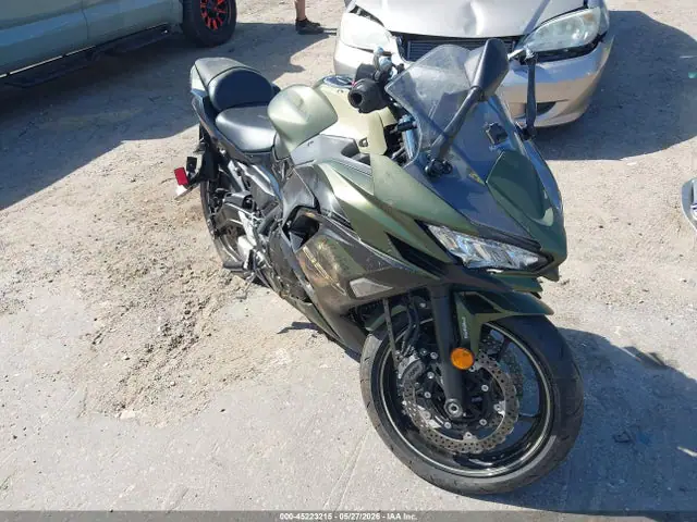 ML5EXEP13RDAC4434 — 2024 Kawasaki EX650 P, Повреждения со всех сторон (All Over), фото до ремонта
