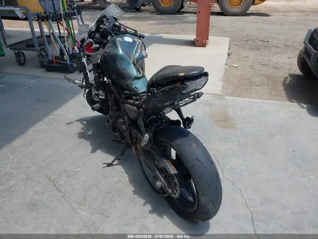 ML5EXEP12SDAF5843 — 2025 Kawasaki EX650 P, фото 3 с аукциона IAAI 30.09.2026, Левый и правый бока