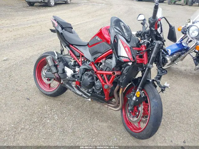 ML5ZRDF16RDA72070 — 2024 Kawasaki ZR900 F, Передняя часть (Front End), фото до ремонта