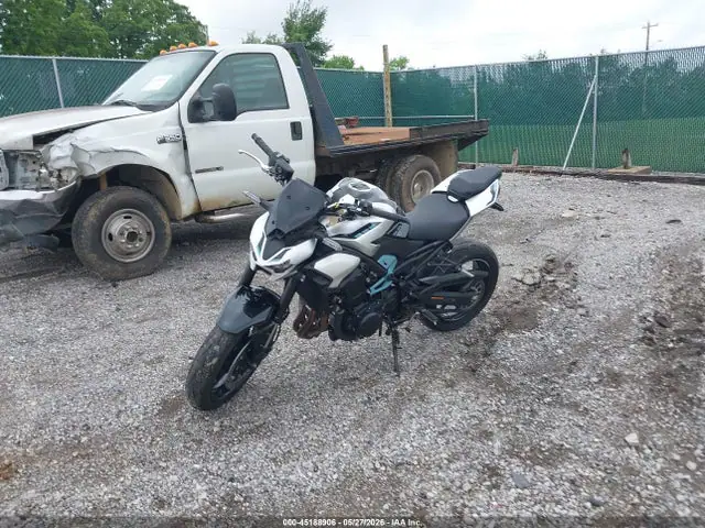ML5ZRDS16SDA06324 — 2025 Kawasaki ZR900 S, фото 2 с аукциона IAAI 30.09.2026, Левый и правый бока