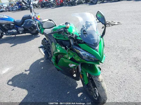 JKAZXCW1XKA022941 — 2019 Kawasaki ZX1000 W, Правый бок (Right Side), фото до ремонта