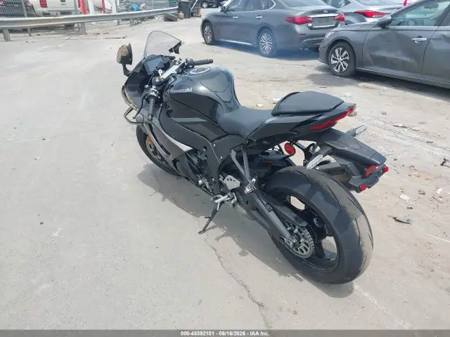 JKBZXXB16TA000722 — 2026 Kawasaki ZX1000, фото 3 с аукциона IAAI 13.10.2026, Левый бок