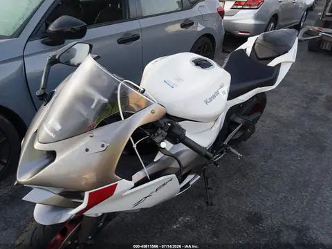2025 Kawasaki Zx636 K VIN JKBZXJJ10SA018582 фото 2