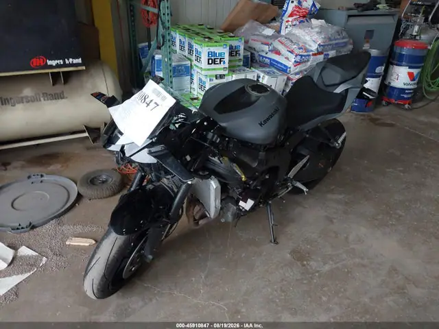 JKBZXJK13SA009549 — 2025 Kawasaki ZX636 K, фото 2 с аукциона IAAI 29.09.2026, Передняя часть