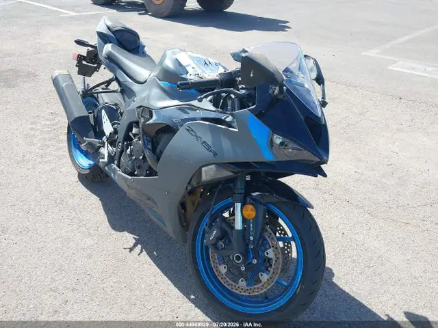 JKBZXJJ11TA043962 — 2026 Kawasaki ZX636 K, Правый бок (Right Side), фото до ремонта