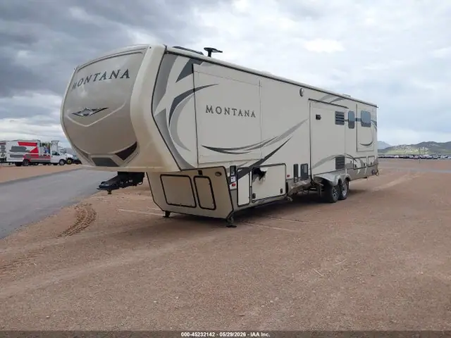 4YDF37921J4704147 — 2018 Keystone RV Montana, фото 2 с аукциона IAAI 13.10.2026, Задняя часть