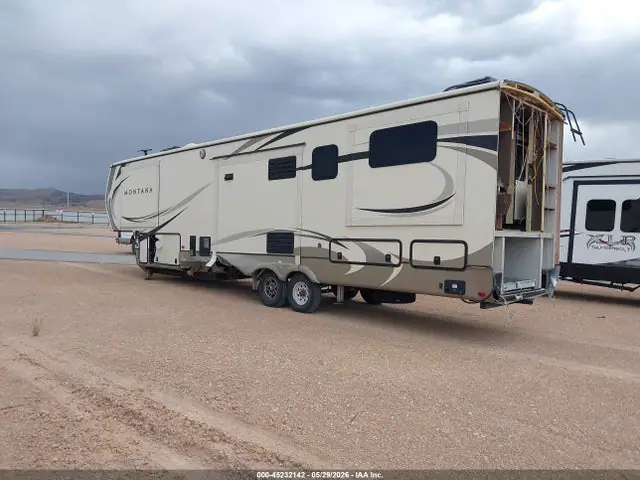 4YDF37921J4704147 — 2018 Keystone RV Montana, фото 3 с аукциона IAAI 13.10.2026, Задняя часть