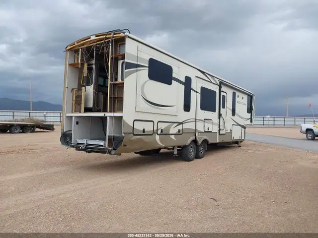 4YDF37921J4704147 — 2018 Keystone RV Montana, фото 4 с аукциона IAAI 13.10.2026, Задняя часть