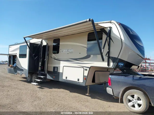 2018 Keystone Trailer Laredo VIN 4YDF3252XJE601909 фото 1