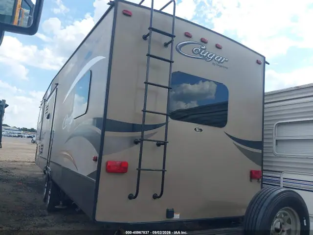 4YDF33729F2506849 — 2015 Keystone Cougar, фото 3 с аукциона IAAI 30.09.2026, Крыша