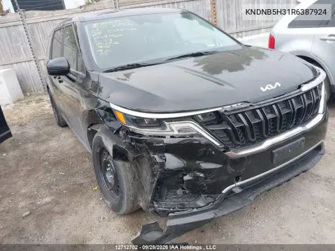 KNDNB5H31R6387924 — 2024 Kia Carnival, Передняя часть, фото до ремонта