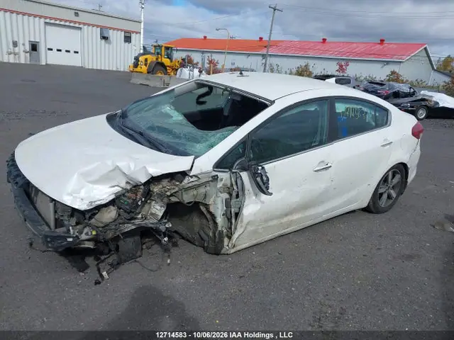 3KPFL4A83JE222425 — 2018 Kia Forte EX, фото 2 с аукциона IAAI 13.10.2026, Передняя часть