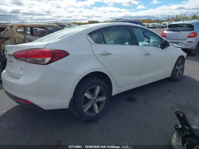3KPFL4A83JE222425 — 2018 Kia Forte EX, фото 4 с аукциона IAAI 13.10.2026, Передняя часть