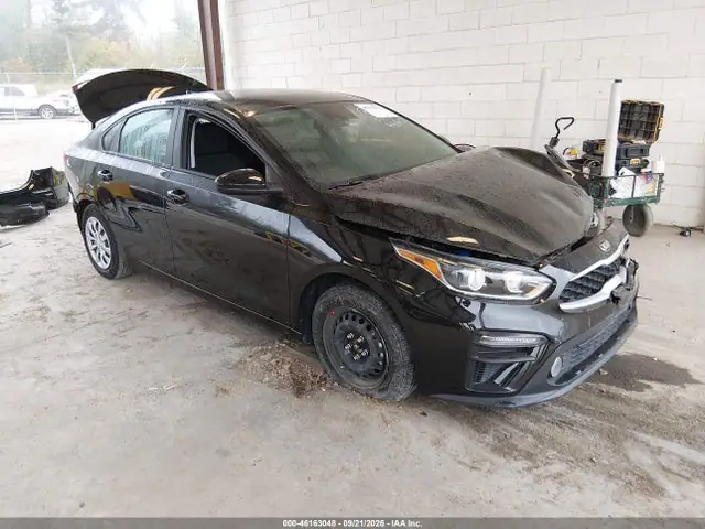 3KPF24AD7ME370713 — 2021 Kia Forte FE, Передняя часть (Front & Rear), фото до ремонта