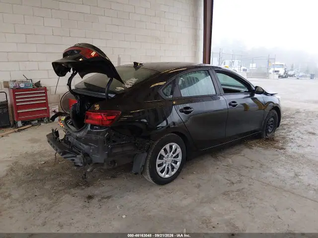 3KPF24AD7ME370713 — 2021 Kia Forte FE, фото 4 с аукциона IAAI 14.10.2026, Передняя и задняя части