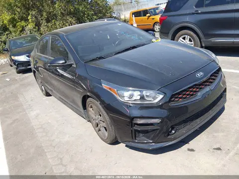 3KPF34AD6ME383157 — 2021 Kia Forte GT-Line, Задняя часть (Rear), фото до ремонта