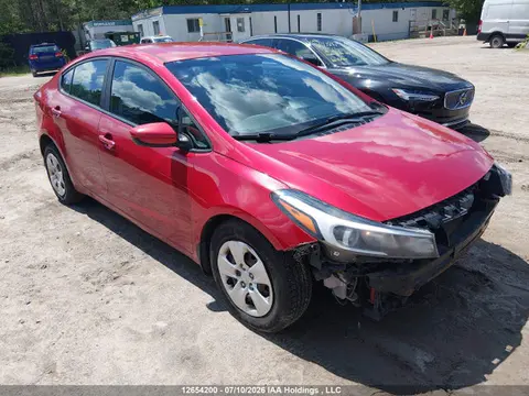 3KPFL4A77HE058520 — 2017 Kia Forte LX/S, Передняя часть (Front), фото до ремонта