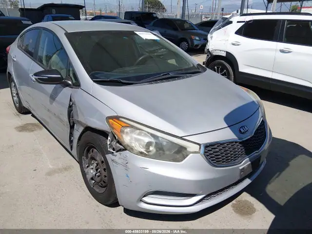 KNAFK4A67F5340706 — 2015 Kia Forte LX, Передняя часть справа (Right Front), фото до ремонта