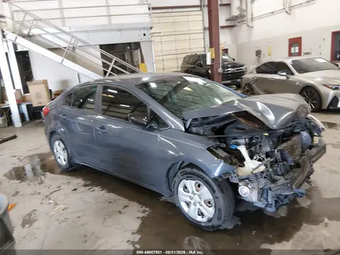 KNAFX4A62F5430413 — 2015 Kia Forte LX, Передняя часть (Front End), фото до ремонта