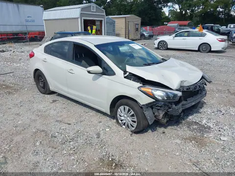 KNAFK4A63F5374710 — 2015 Kia Forte LX, Передняя часть (Front End), фото до ремонта