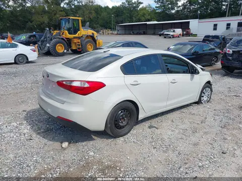 2015 KIA FORTE LX VIN KNAFK4A63F5374710 фото 4