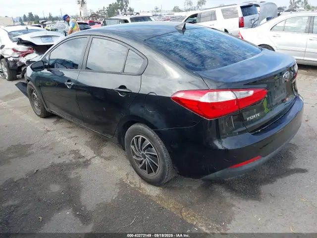 KNAFK4A64G5461436 — 2016 Kia Forte LX, фото 3 с аукциона IAAI 14.10.2026, Передняя часть