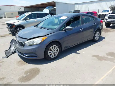 2016 KIA FORTE LX VIN KNAFK4A61G5611454 фото 2