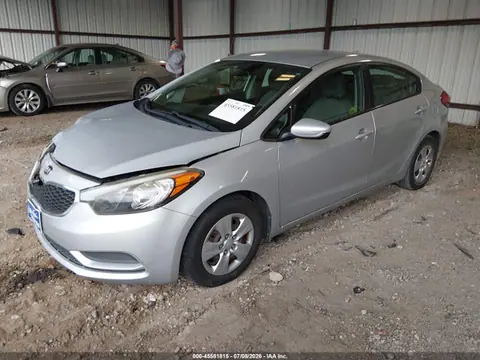 2016 KIA FORTE LX VIN KNAFK4A67G5559022 фото 2