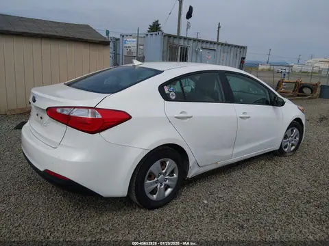 2016 KIA FORTE LX VIN KNAFX4A64G5533155 фото 4