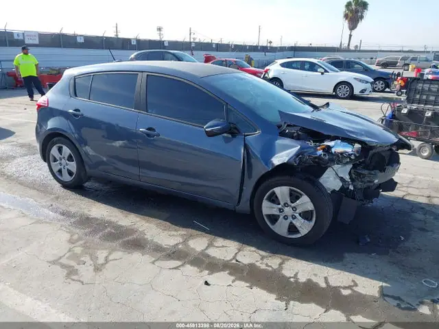 KNAFK5A89G5640014 — 2016 Kia Forte LX, Передняя часть (Front End), фото до ремонта