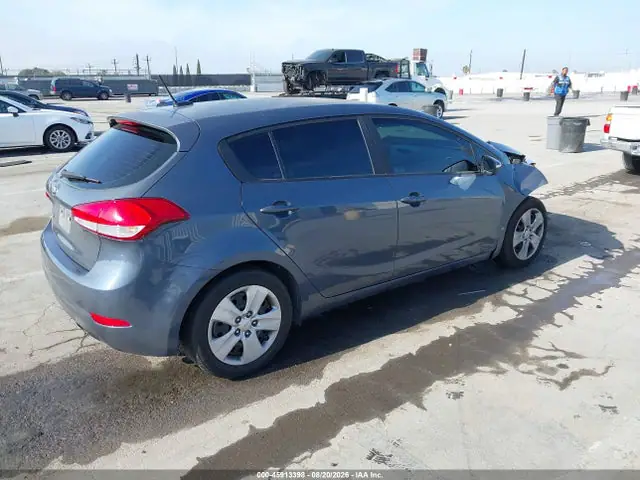KNAFK5A89G5640014 — 2016 Kia Forte LX, фото 4 с аукциона IAAI 14.10.2026, Передняя часть